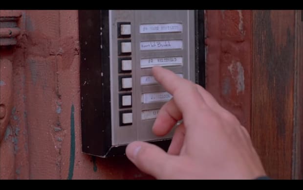 Hal Hartley - The Unbelievable Truth (1989), nameplates in door bell one being harold budd