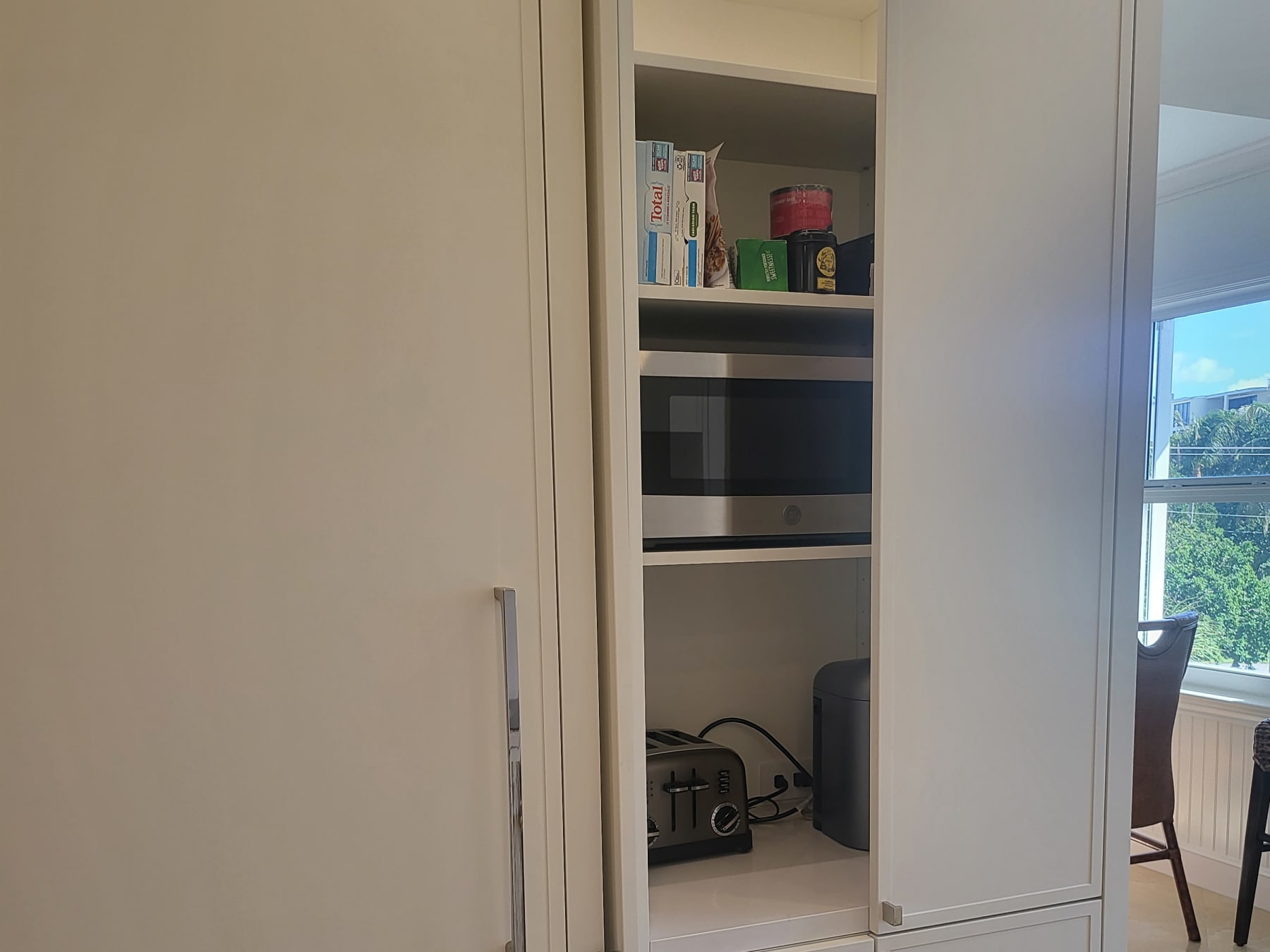 White Service Kitchen, view 3