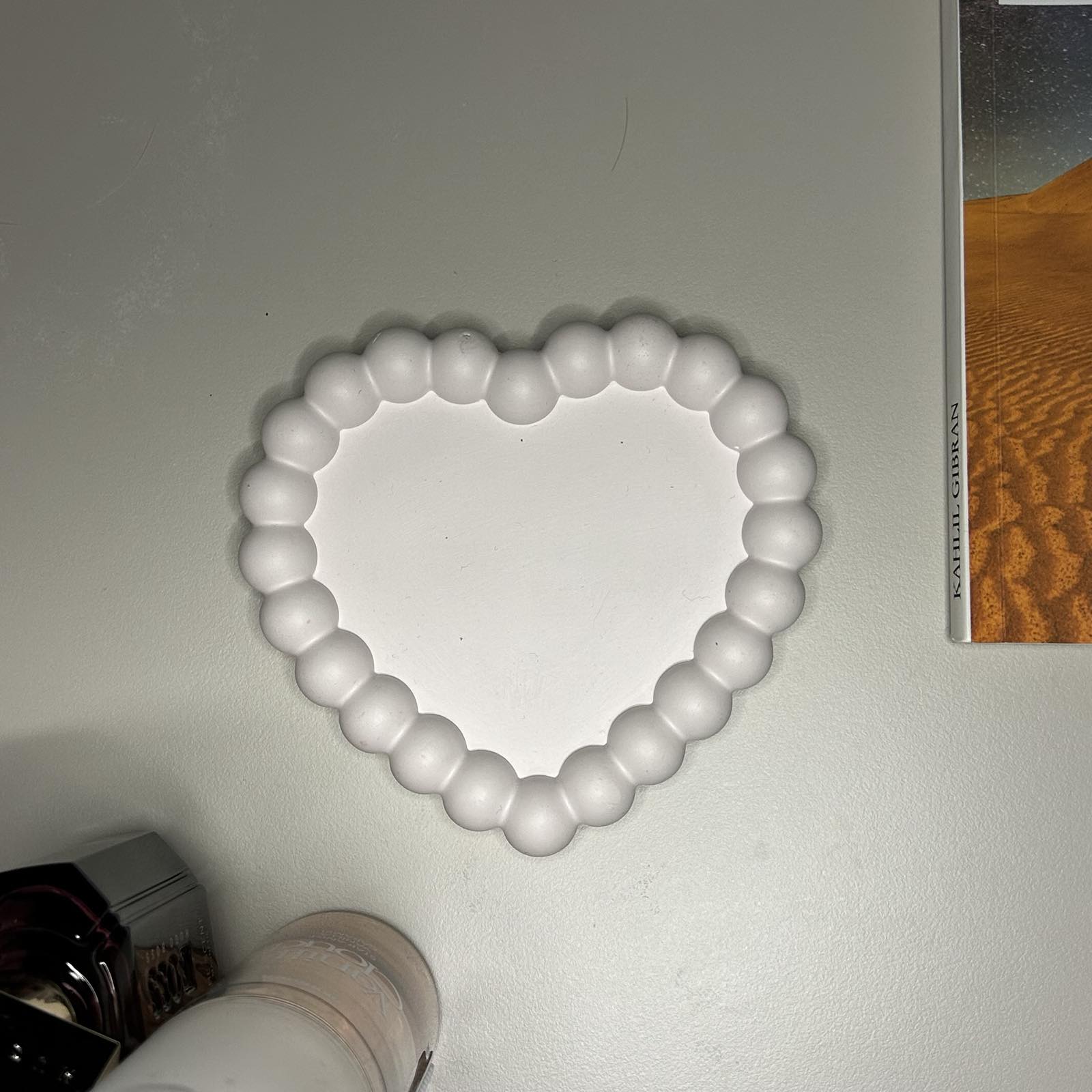 Mbajtëse në formë zemre AMORE