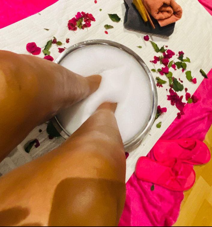 Foot Soak, Exfoliation & Massage
