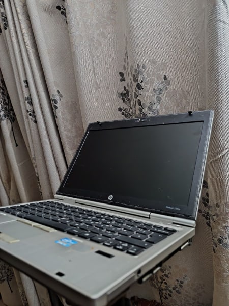 HP ELITE BOOK LAPTOP