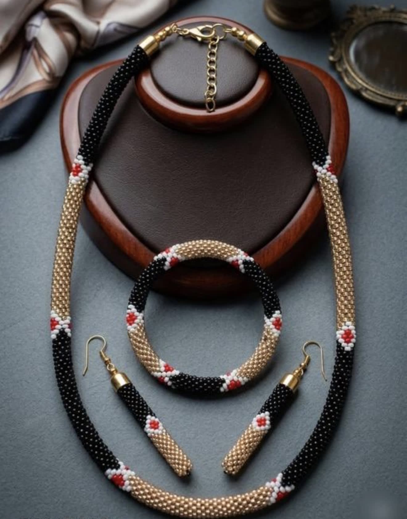 Extraordinary Beaded Necklace Set — 2
