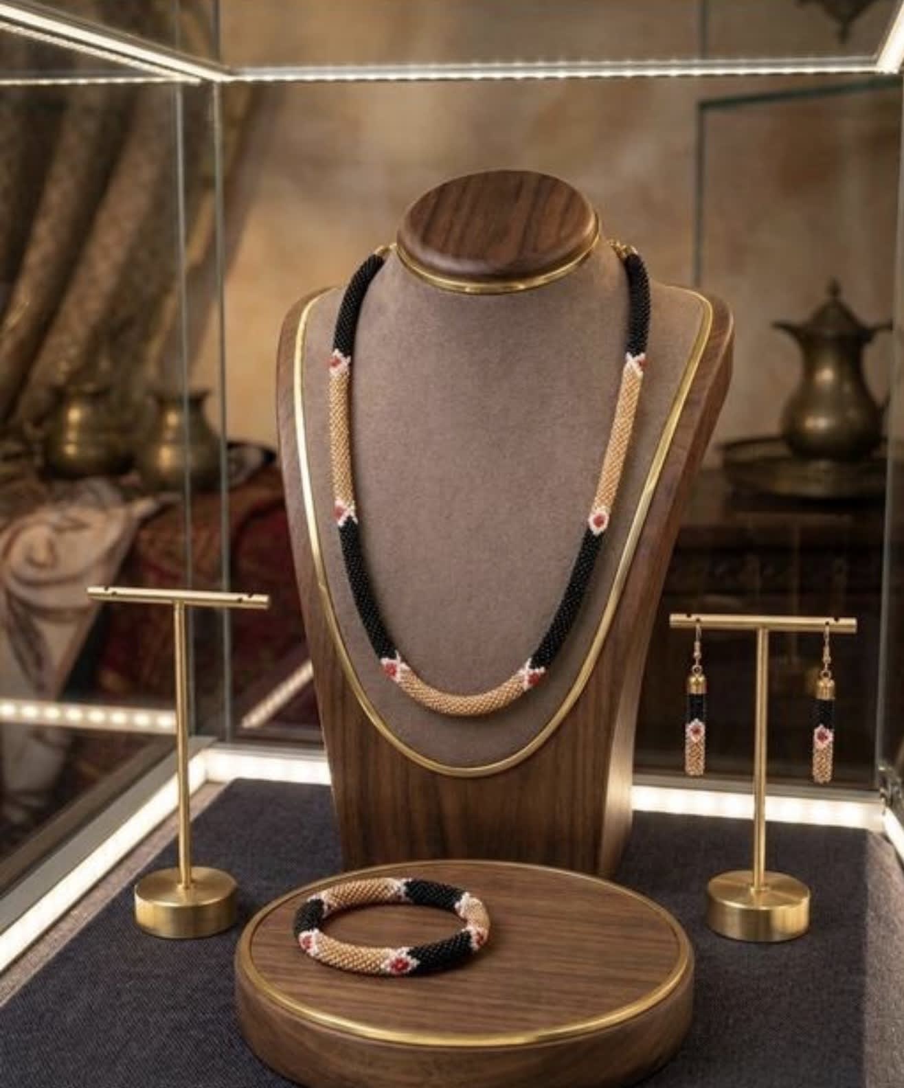 Extraordinary Beaded Necklace Set