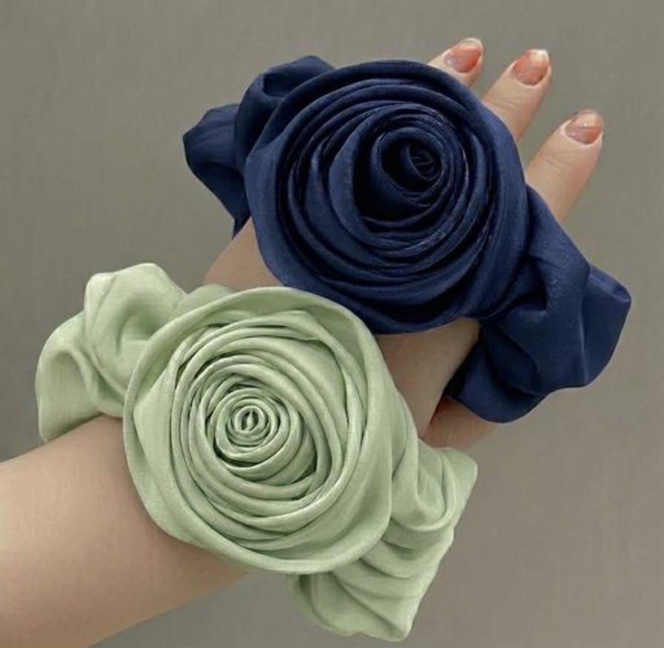 Trendy Rosettes Hair Scrunchies — 2