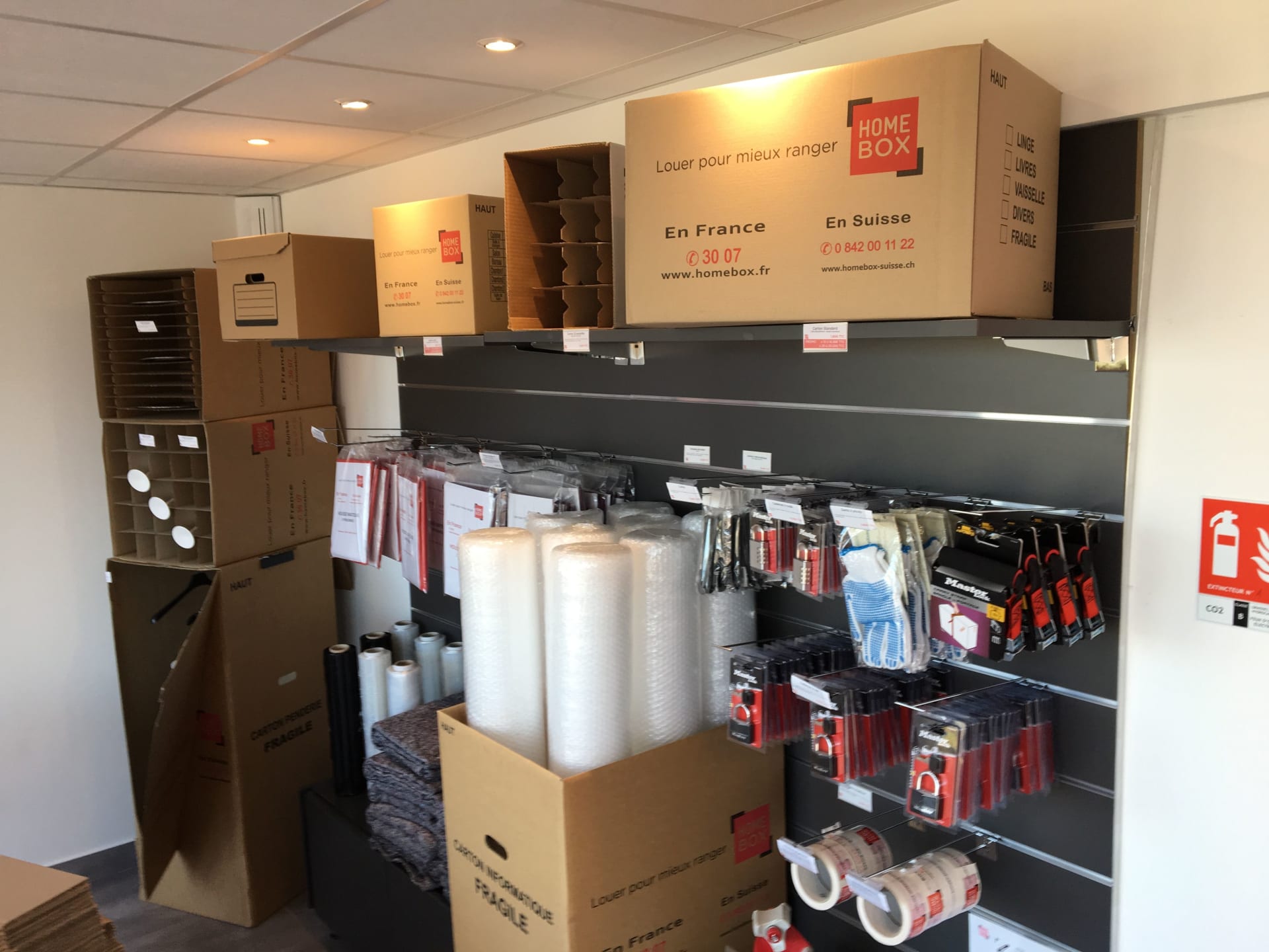 Boutique intérieure de cartons, films plastiques et fournitures de déménagement HOMEBOX du centre HOMEBOX Les Pennes-Mirabeau