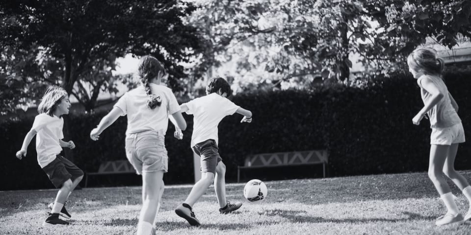 Le sport est un terrain de jeu, le pilier de la santé, l'éducation et la vie en société.
