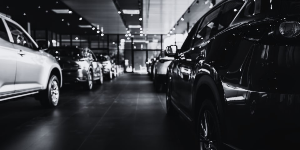 Parc de véhicules, image du showroom pilote