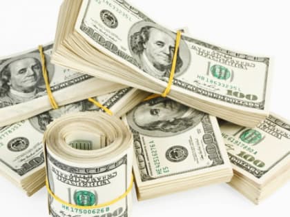 Экономист Беляев объяснил массовую продажу долларов изменением сознания россиян