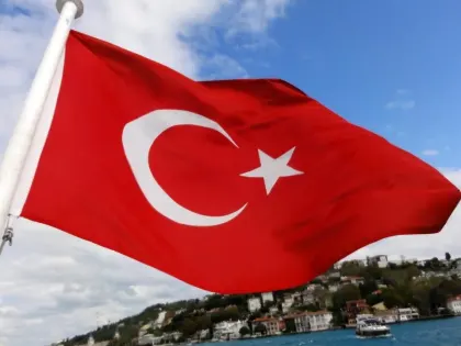 Неизвестный вирус вызывает беспокойство среди российских туристов в Турции