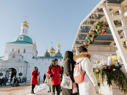 Рождественская ярмарка продолжит работу у стен Лавры