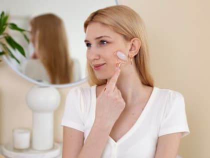 Косметолог рассказала, чем опасно увлечение фейсфитнесом