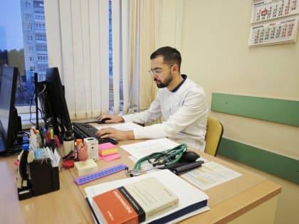 Молодой эндокринолог принимает пациентов в Одинцове