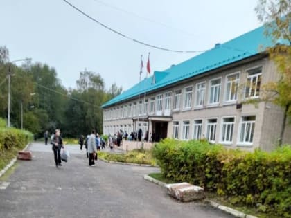 В Котеревской школе распылили баллончик