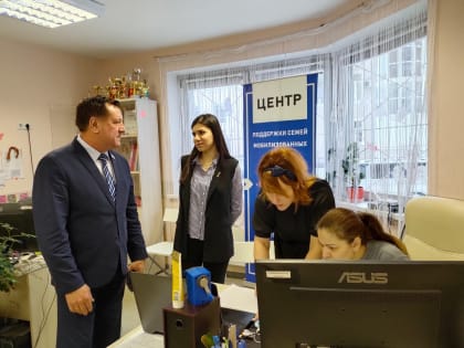 Геннадий Попов побывал в Центре поддержки мобилизованных граждан