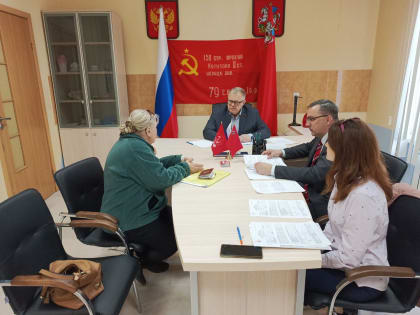 Руководитель фракции КПРФ в Мособлдуме Александр Наумов провел прием граждан в Ступине