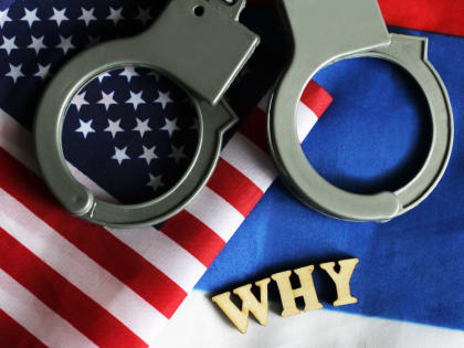 Во Флориде по подозрению в продажеавиазапчастей арестованы двое россиян