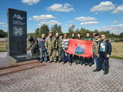 Ветераны «Боевого братства» вместе с юнармейцами провели субботник на Богородском кладбище