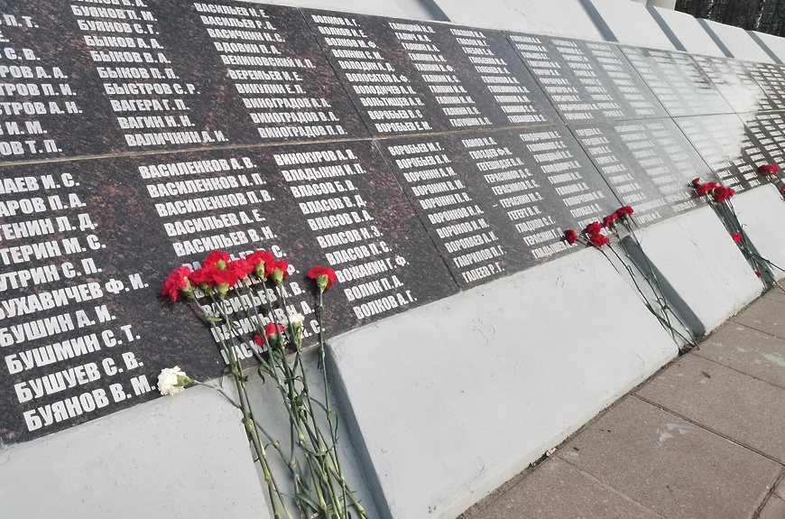 Памяти павших бойцов. Мемориал славы Королев. Памятники ВОВ В Королеве. Память ветеранам Великой Отечественной войны. Мемориалы солдатам Великой Отечественной войны.