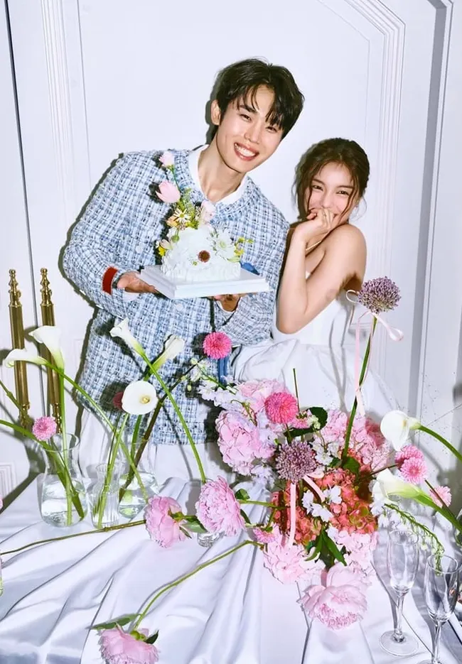 티켓 예매 및 가격 안내 이미지