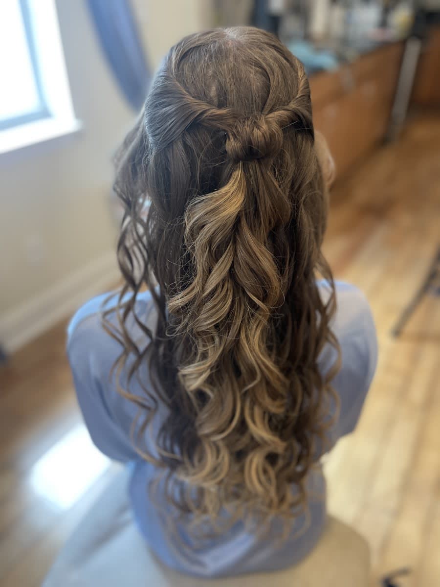 Erica R., mobile hairstylist/mobile barber at Palm Harbor