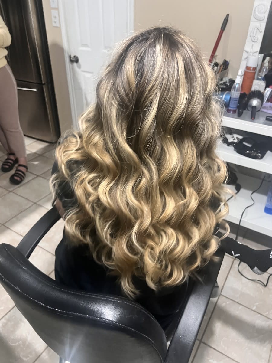 Samantha C., mobile hairstylist/mobile barber at Houston