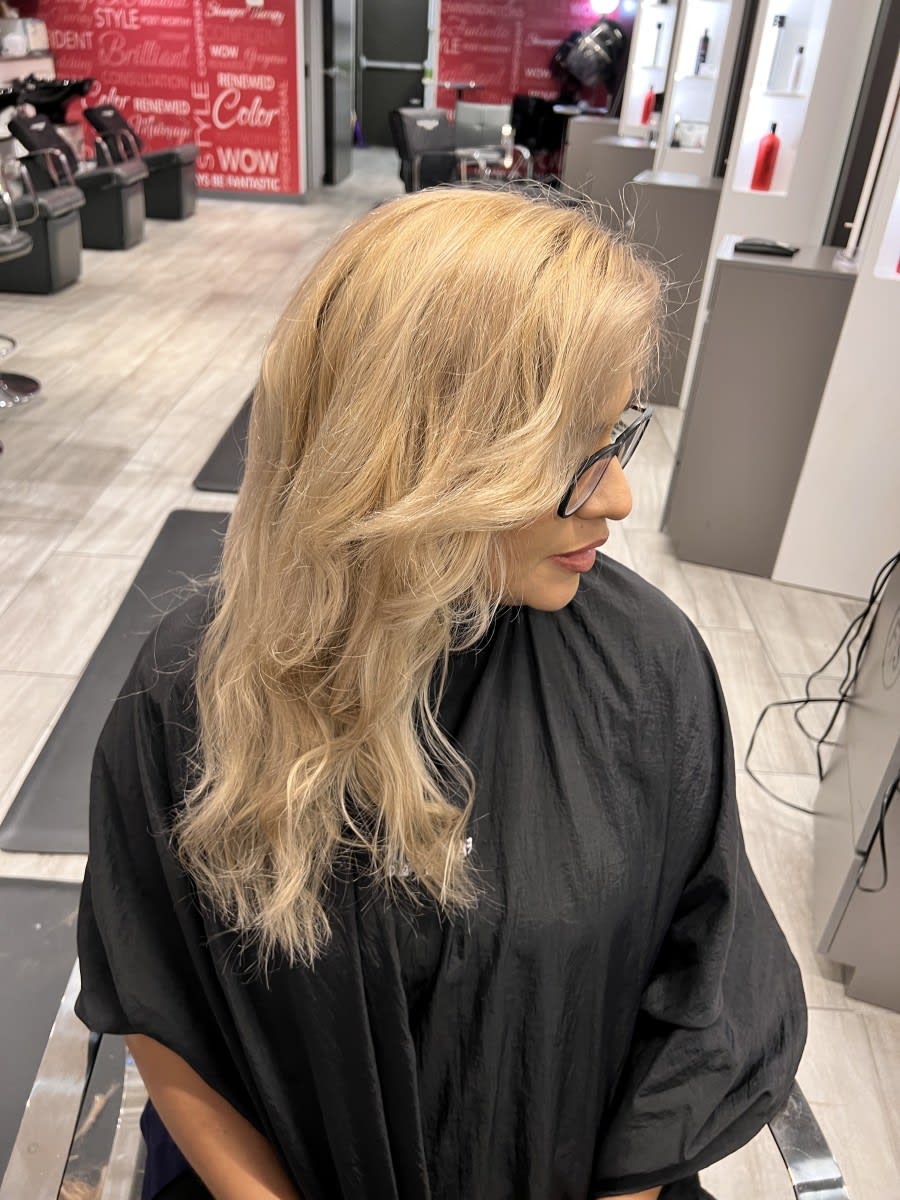 Samantha C., mobile hairstylist/mobile barber at Houston
