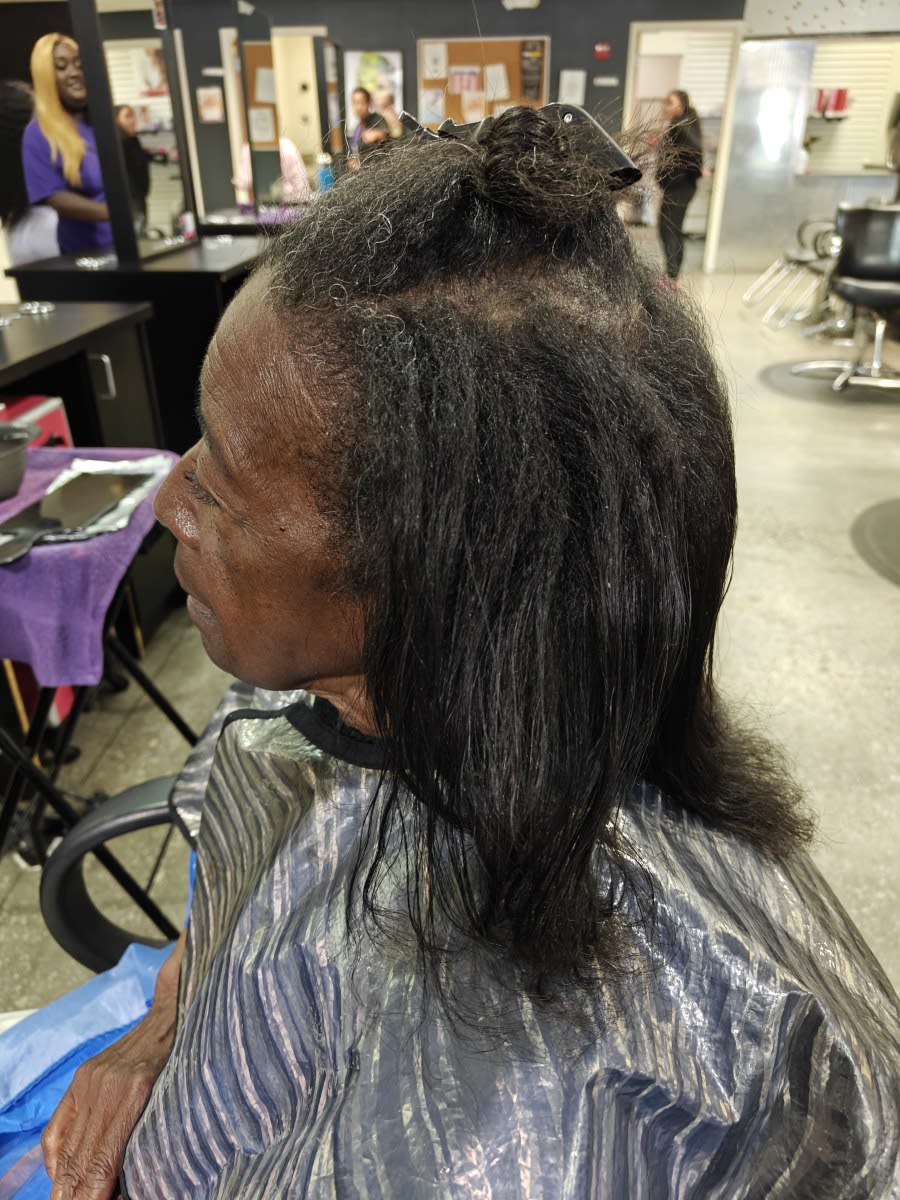 Sandra M., mobile hairstylist/mobile barber at Windermere