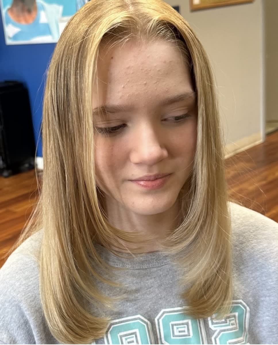 Ellonia E., mobile hairstylist/mobile barber at Plantation