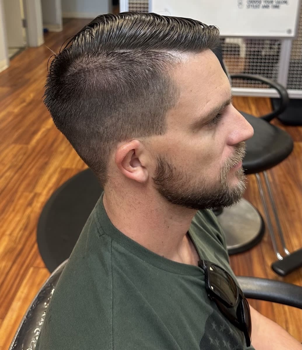 Ellonia E., mobile hairstylist/mobile barber at Plantation
