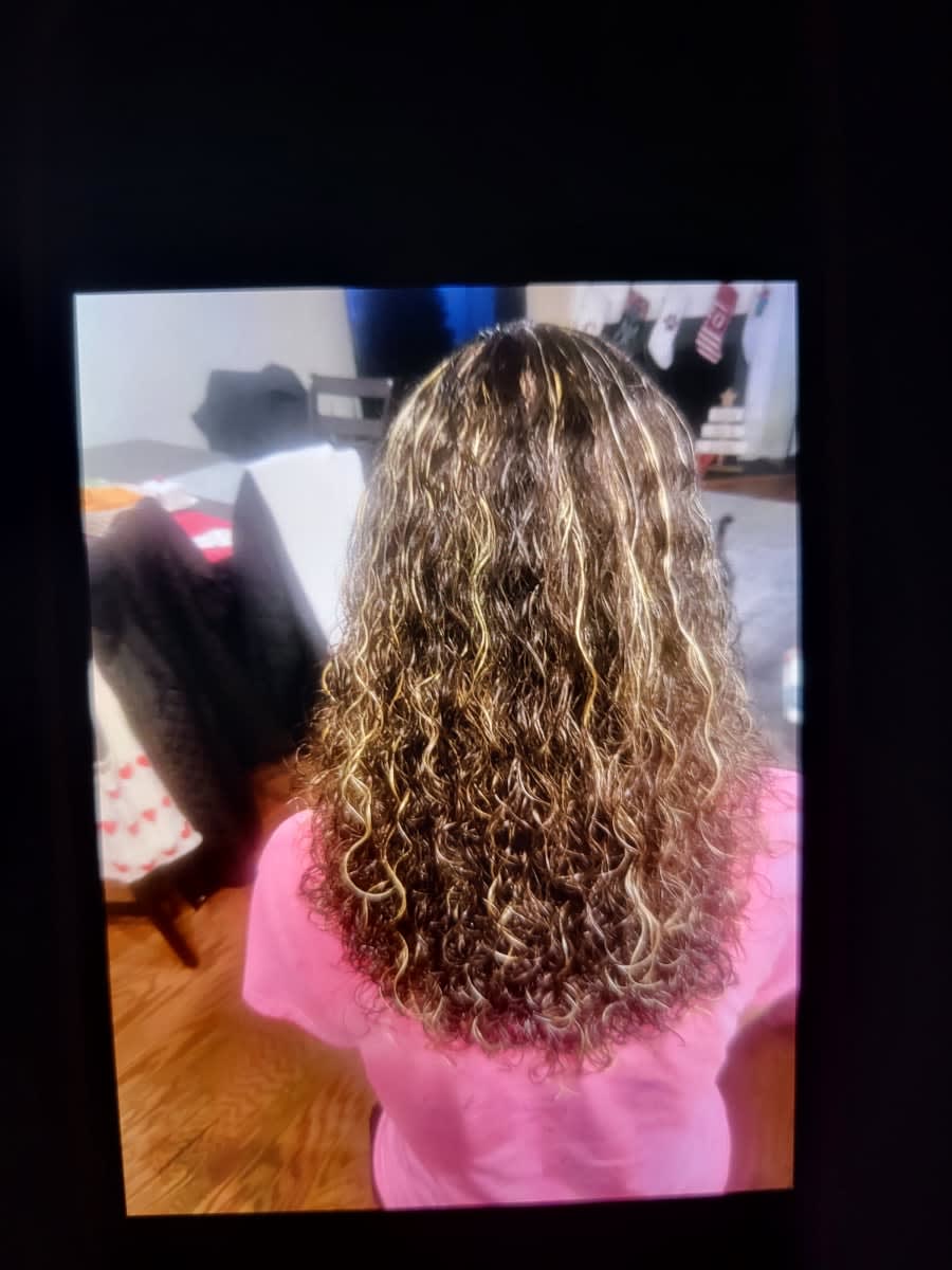 Narda M., mobile hairstylist/mobile barber at Fort Worth