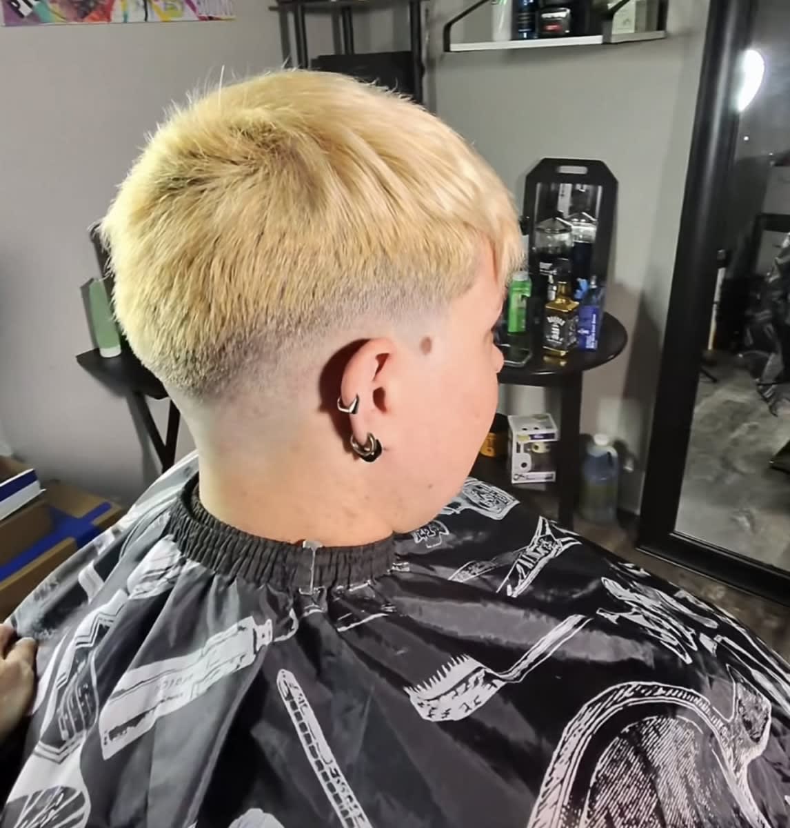 Nidian  O., mobile hairstylist/mobile barber at Boynton Beach