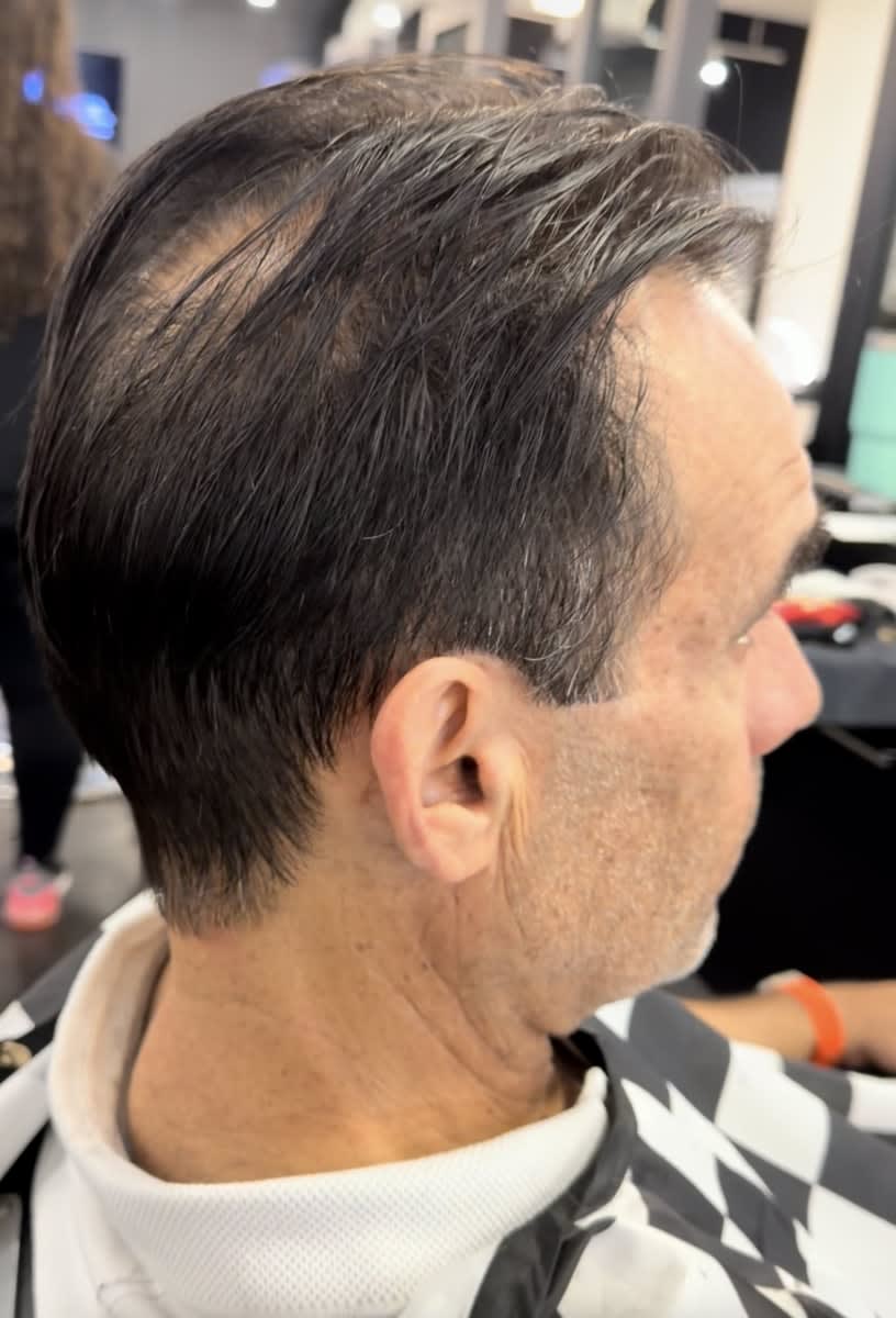 Nidian  O., mobile hairstylist/mobile barber at Boynton Beach