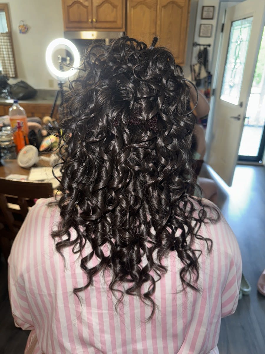 Jennifer T., mobile hairstylist/mobile barber at Miami