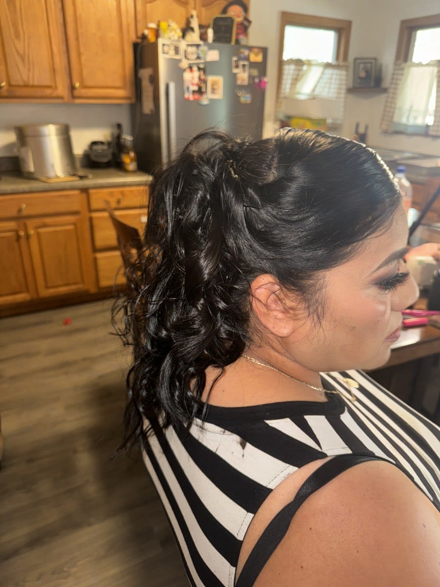 Jennifer T., mobile hairstylist/mobile barber at Miami