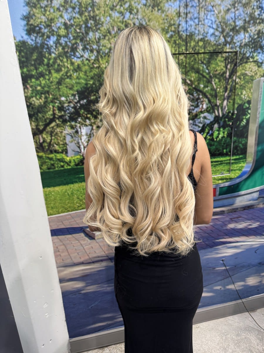 Jennifer T., mobile hairstylist/mobile barber at Miami