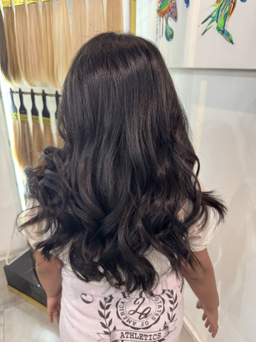 Jennifer T., mobile hairstylist/mobile barber at Miami