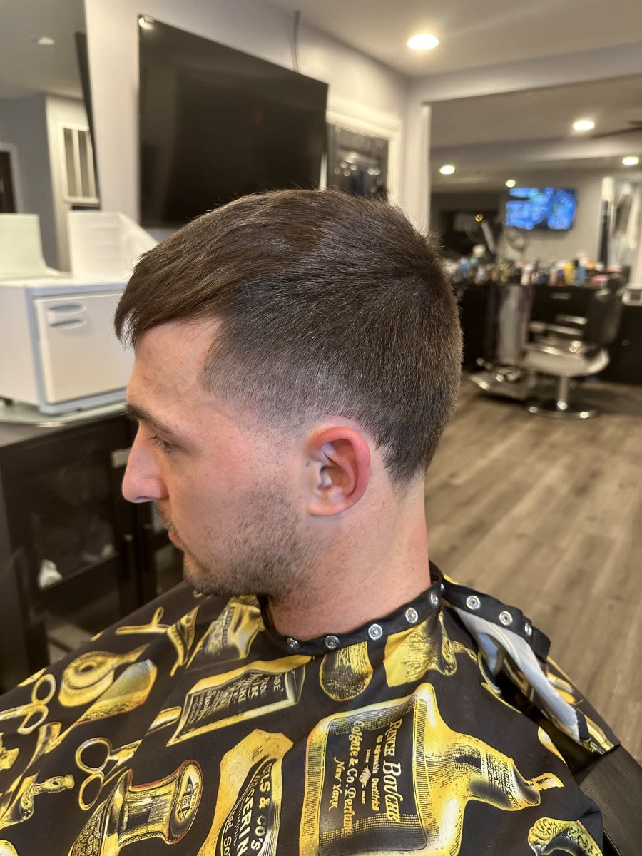 Michael J., mobile hairstylist/mobile barber at Washington