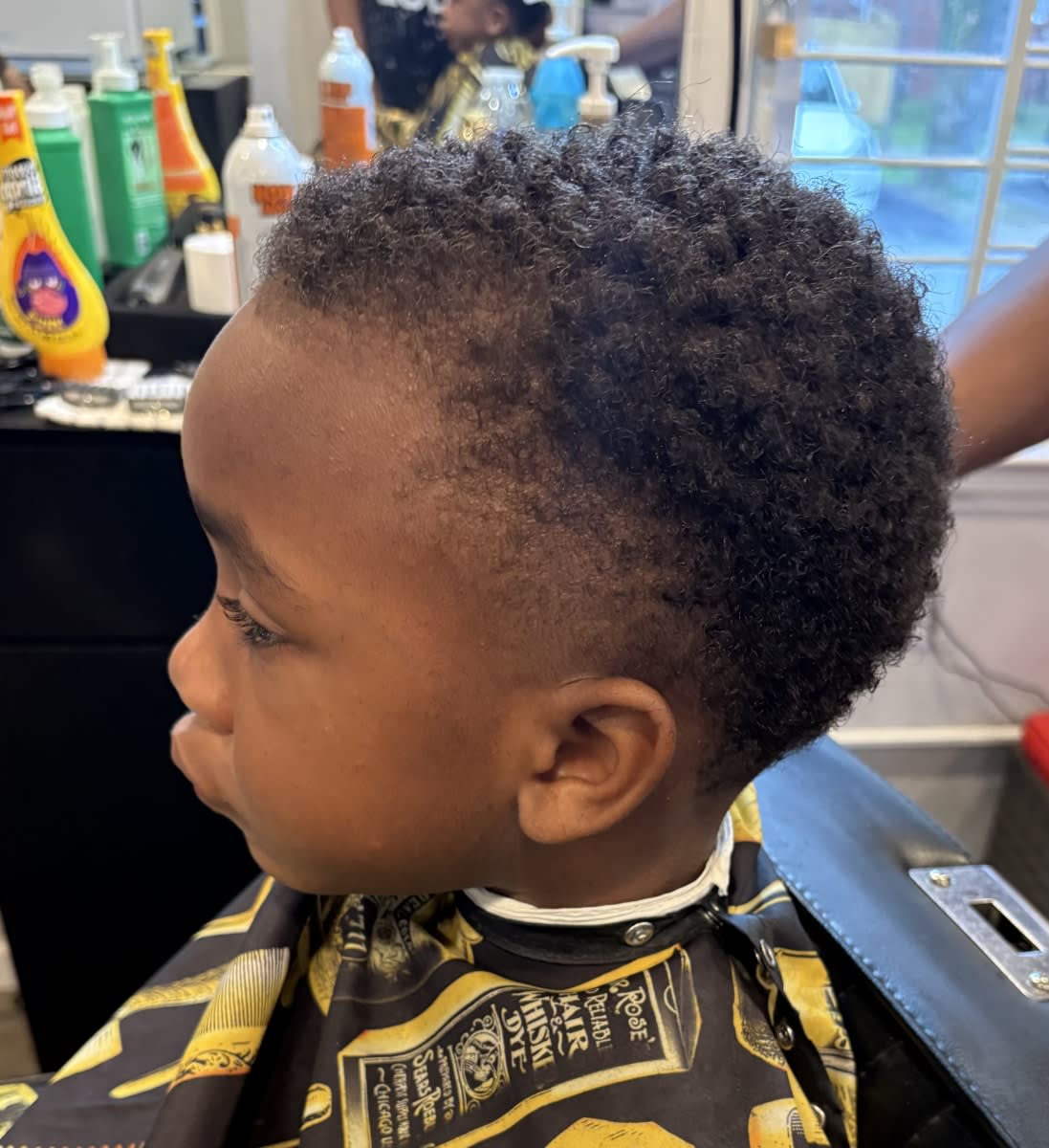 Michael J., mobile hairstylist/mobile barber at Washington