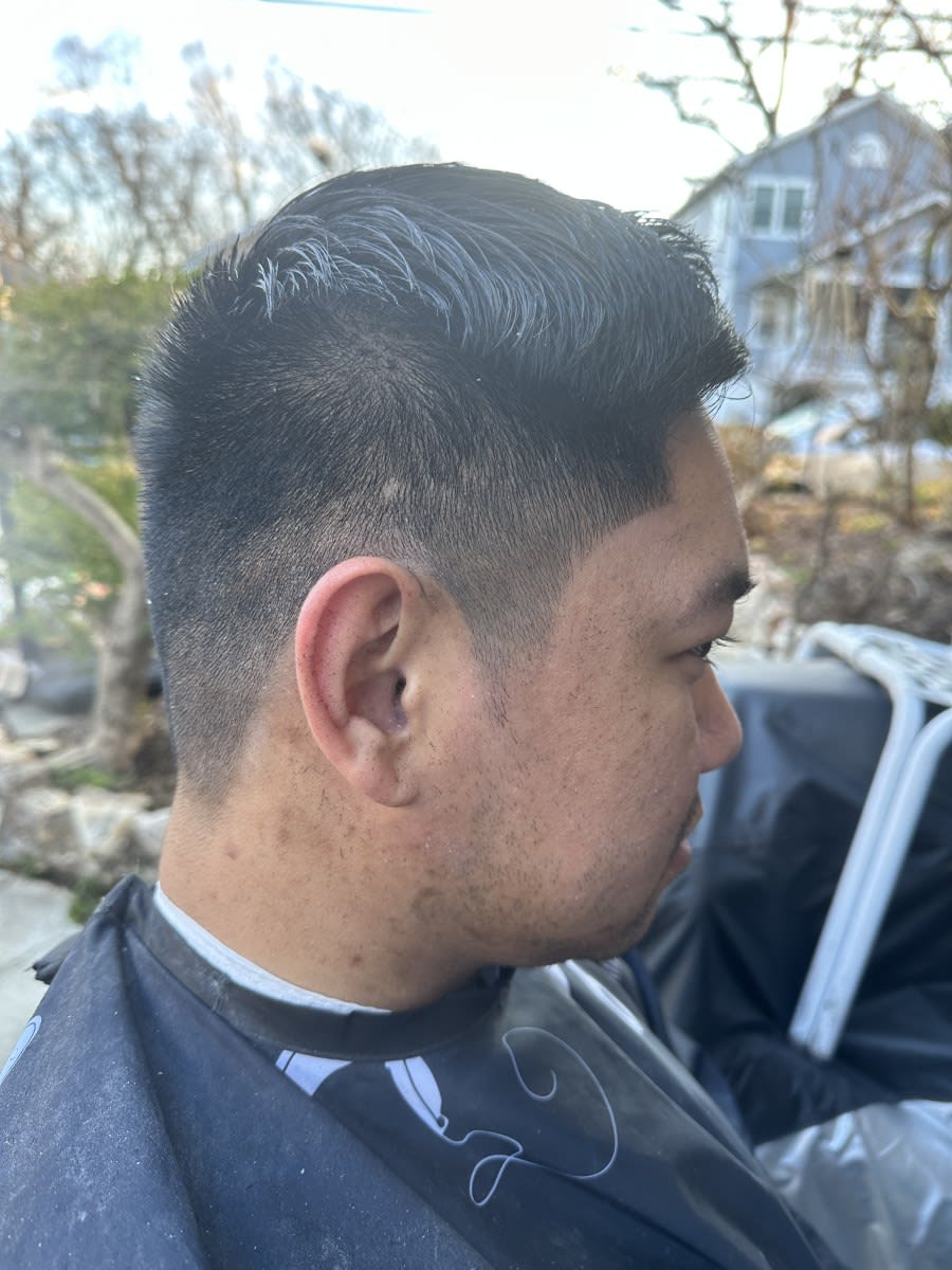 Michael J., mobile hairstylist/mobile barber at Washington