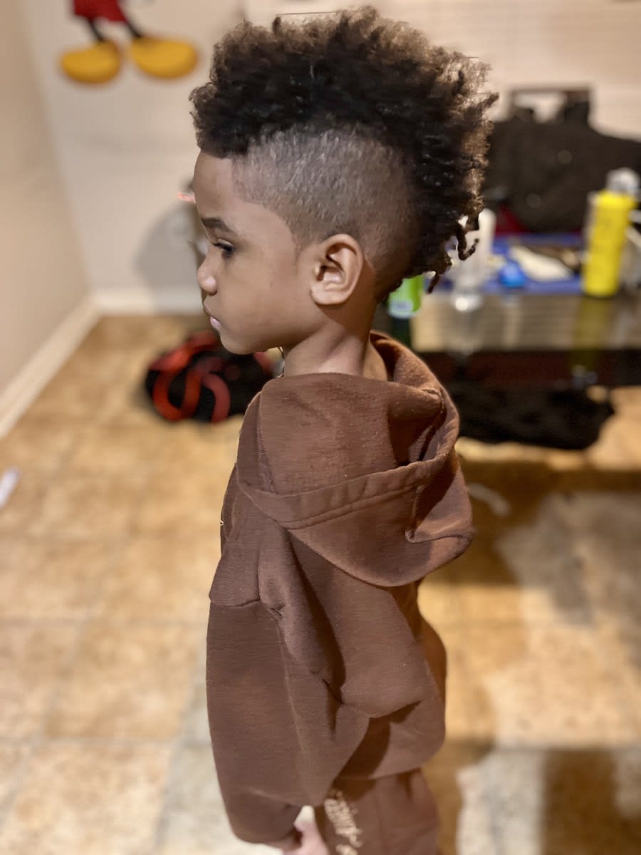 Stanley R., mobile hairstylist/mobile barber at Lithonia