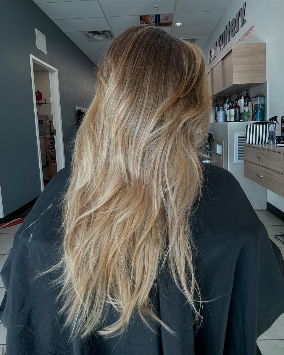 Katie O., mobile hairstylist/mobile barber at Largo