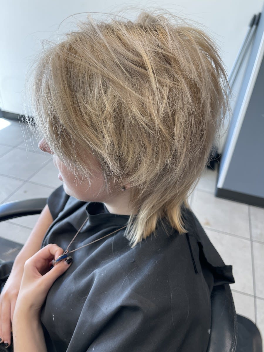 Katie O., mobile hairstylist/mobile barber at Largo