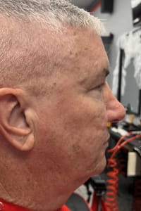 Michael H., mobile hairstylist/mobile barber at Plantation