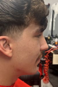 Michael H., mobile hairstylist/mobile barber at Plantation