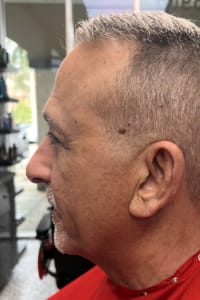 Michael H., mobile hairstylist/mobile barber at Plantation