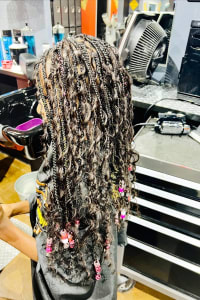 Nefertiti B., mobile hairstylist/mobile barber at Sandy Springs