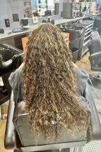Nefertiti B., mobile hairstylist/mobile barber at Sandy Springs