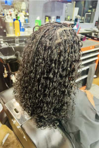Nefertiti B., mobile hairstylist/mobile barber at Sandy Springs