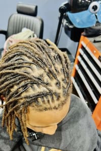 Nefertiti B., mobile hairstylist/mobile barber at Sandy Springs