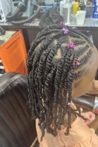 Nefertiti B., mobile hairstylist/mobile barber at Sandy Springs